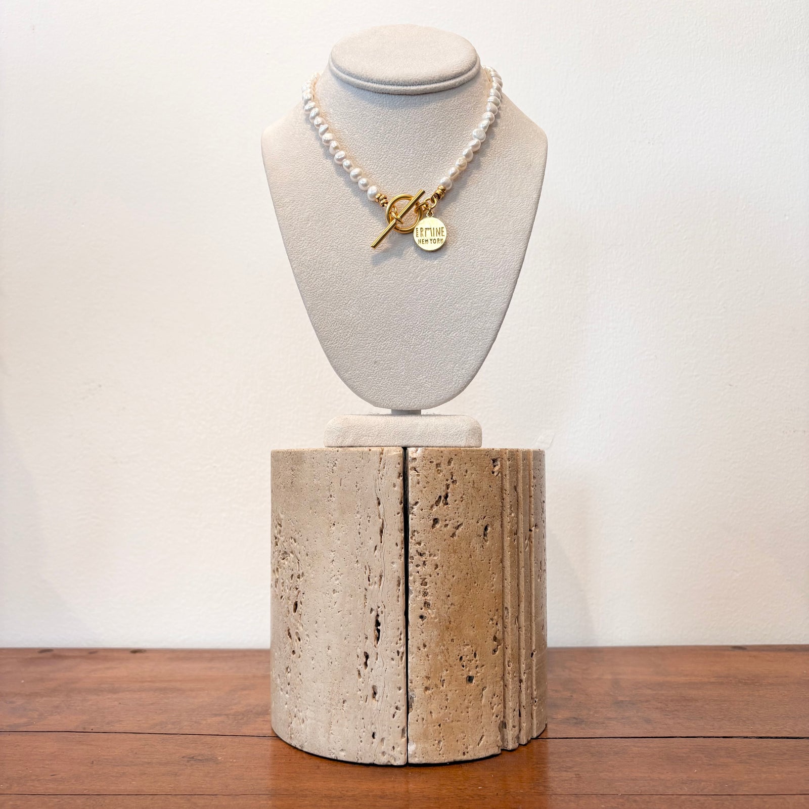 Pearl Necklace - White & Gold