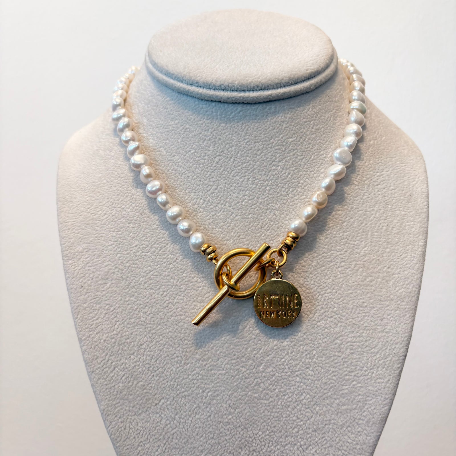 Pearl Necklace - White & Gold