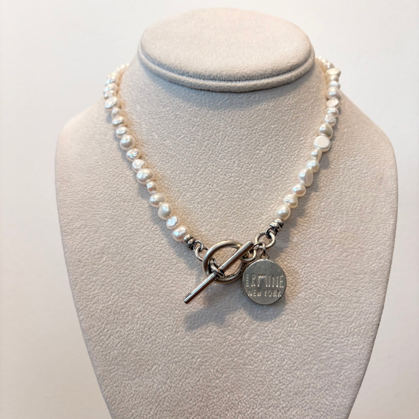 Pearl Necklace - White & Silver